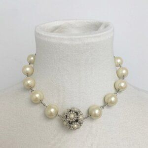 CAROLEE New York faux big pearl floral necklace NWT